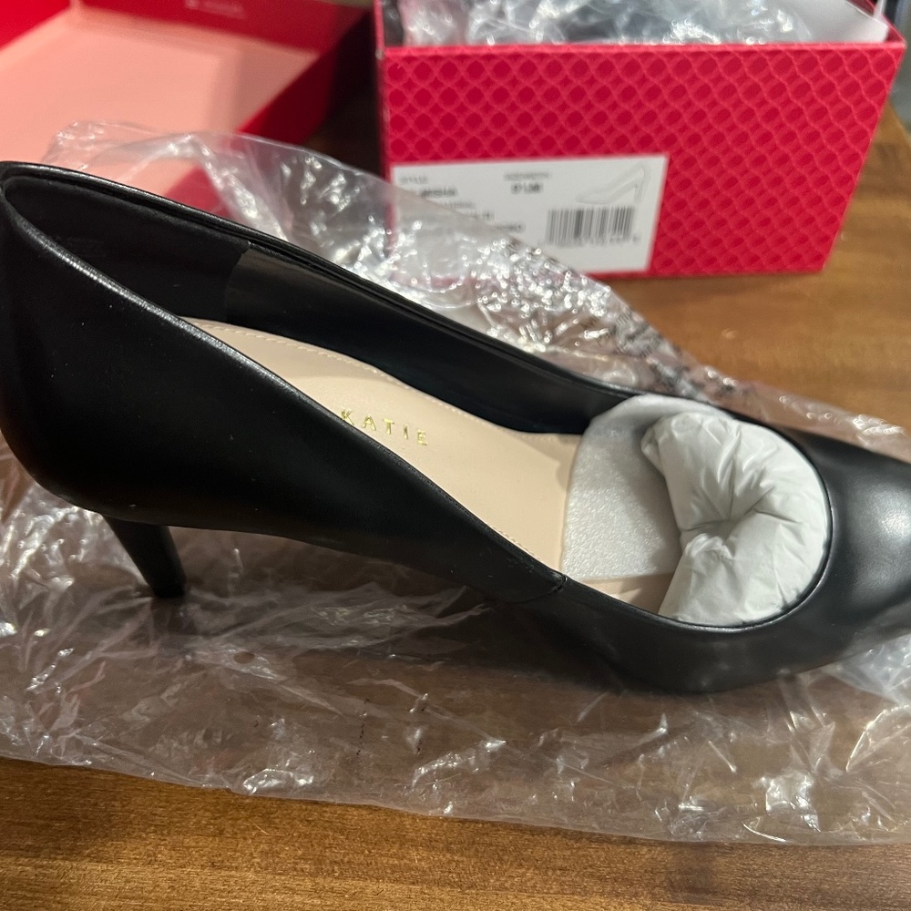 Kelly & Katie Misha Pump